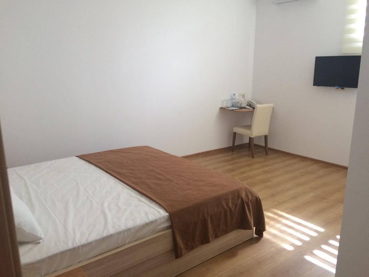 Hotel Marseille Batumi Luaran gambar