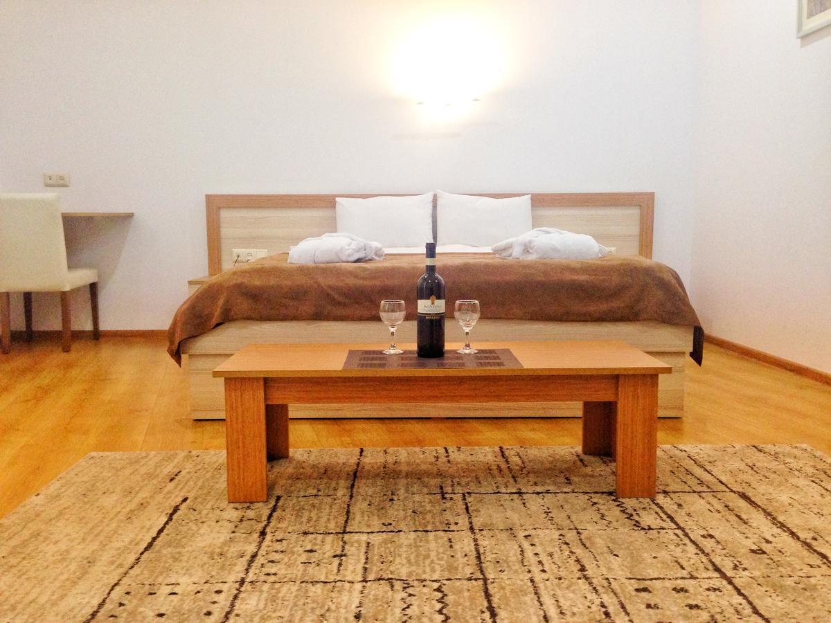 Hotel Marseille Batumi Luaran gambar