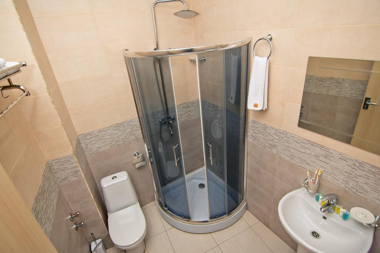 Hotel Marseille Batumi Luaran gambar