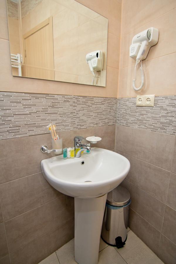 Hotel Marseille Batumi Luaran gambar