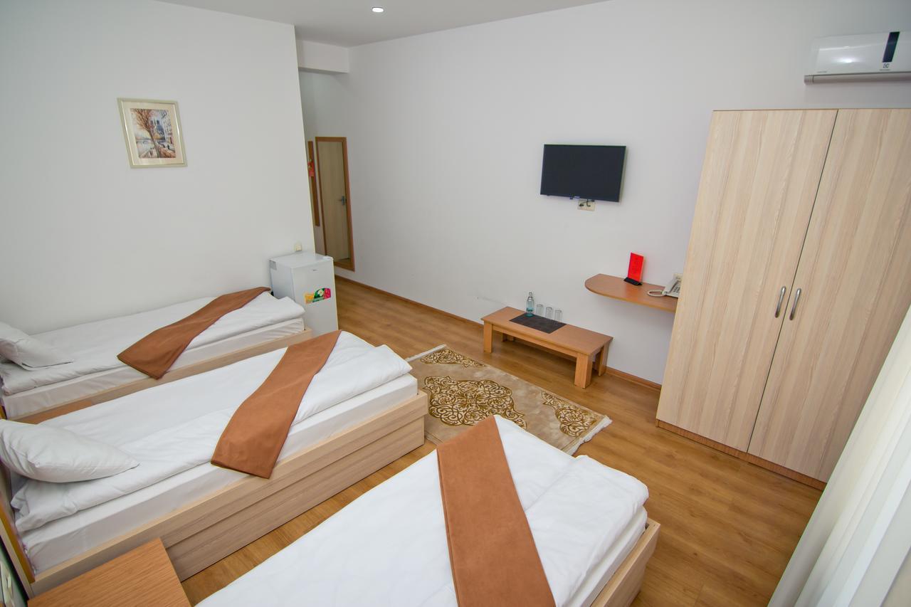 Hotel Marseille Batumi Luaran gambar