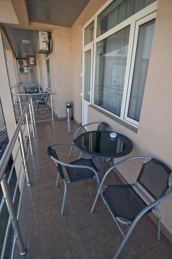 Hotel Marseille Batumi Luaran gambar